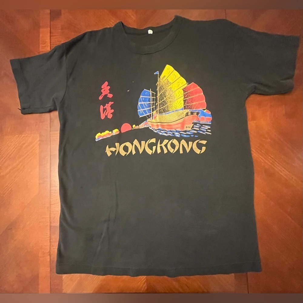 Vintage Single Stitch Hong Kong Souvenir T Shirt - Picture 2 of 6